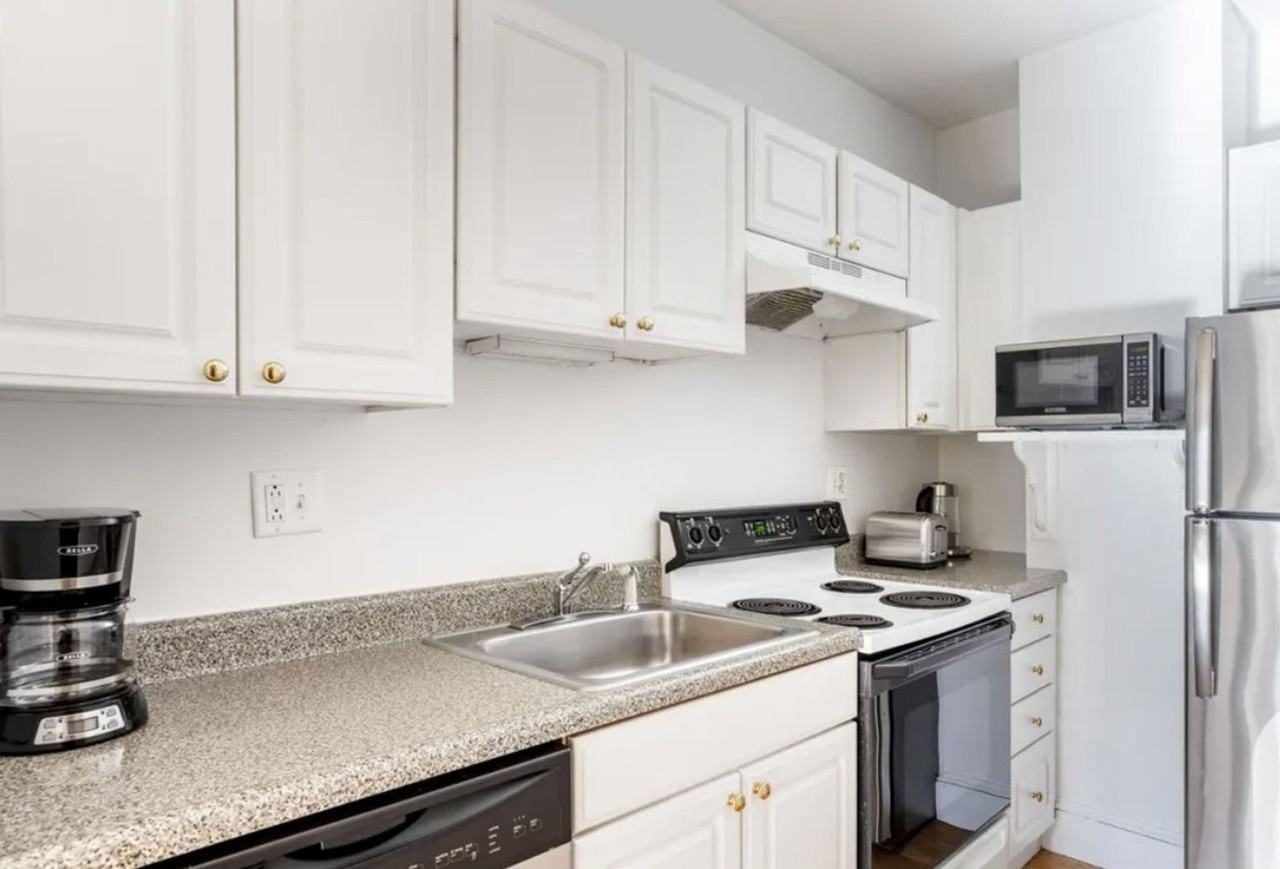 14 Derne St - Photo 4 of 6