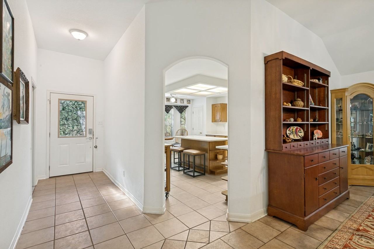 10 Oakwell Farms Pkwy - Photo 3 of 25