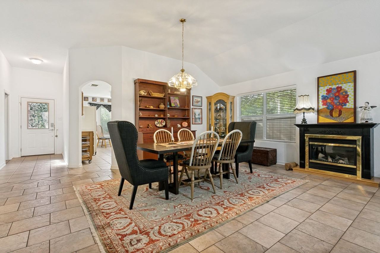 10 Oakwell Farms Pkwy - Photo 4 of 25