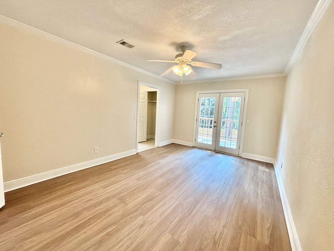 10017 Foxrun Rd - Photo 7 of 18