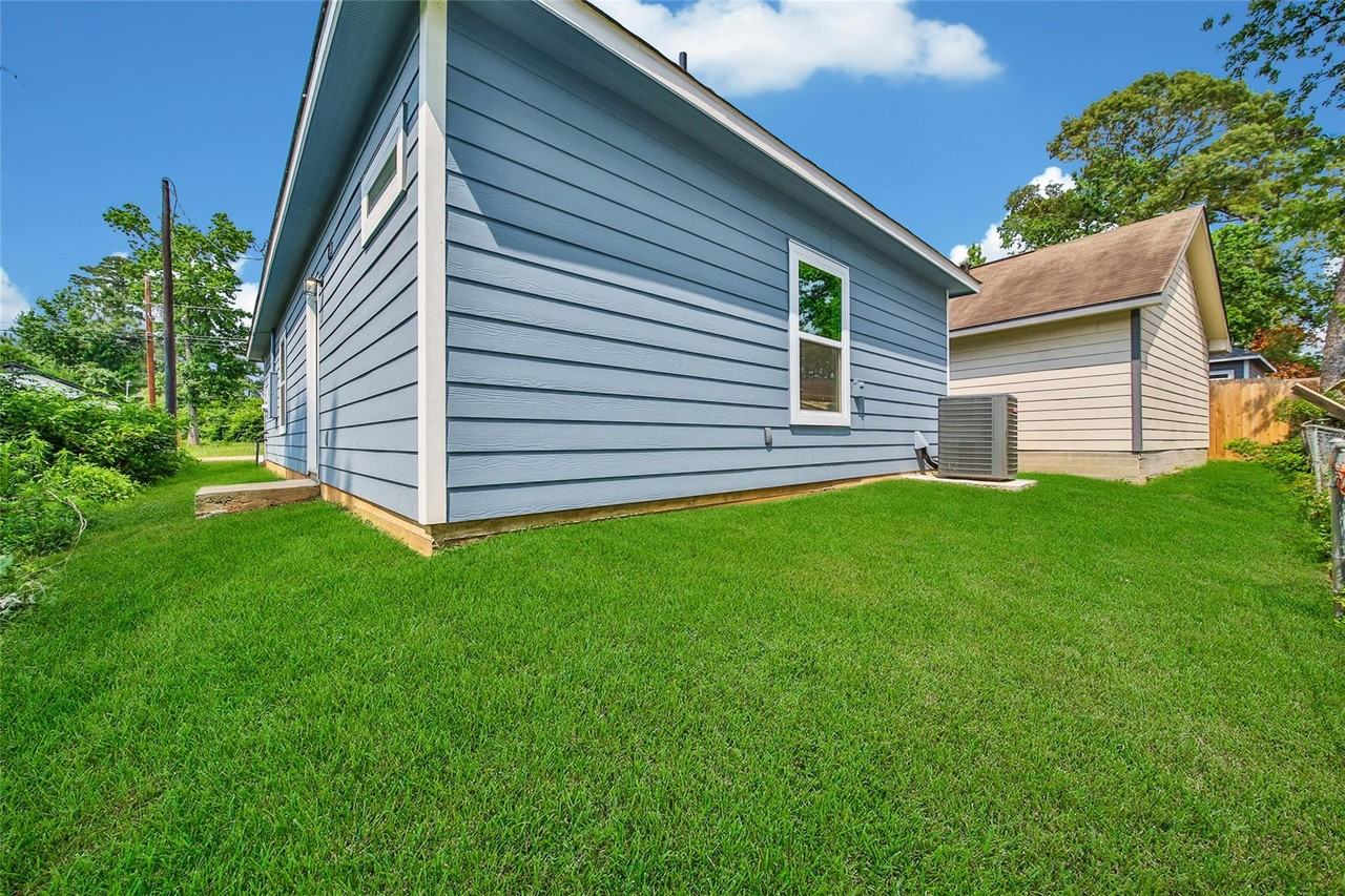 16713 E Ivanhoe - Photo 3 of 25