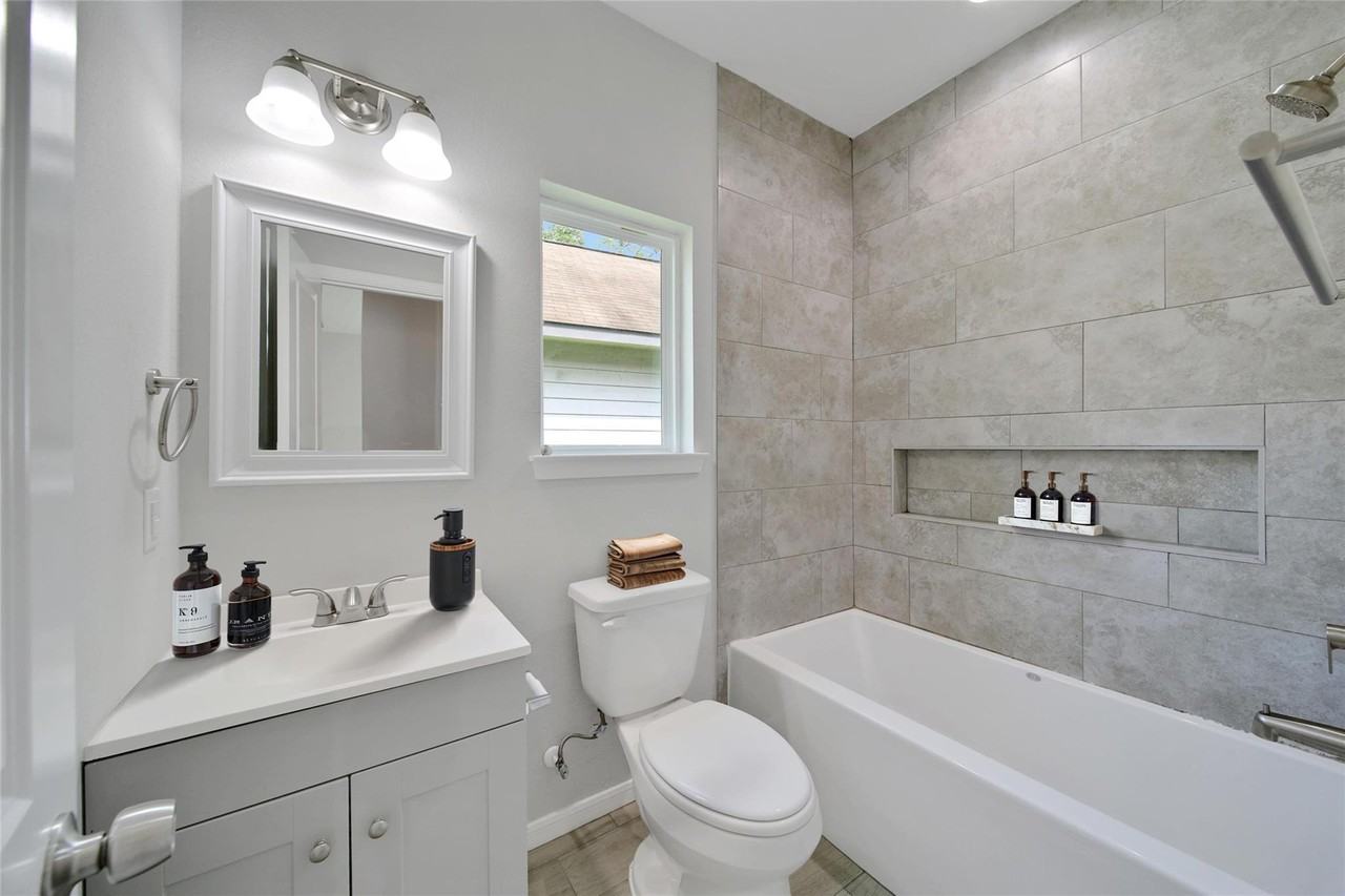 16713 E Ivanhoe - Photo 5 of 25