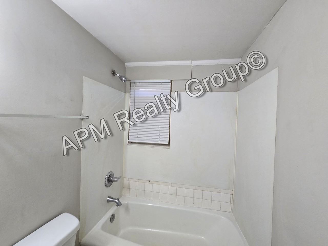 2715 Howell Ct Apt A - Photo 7 of 8