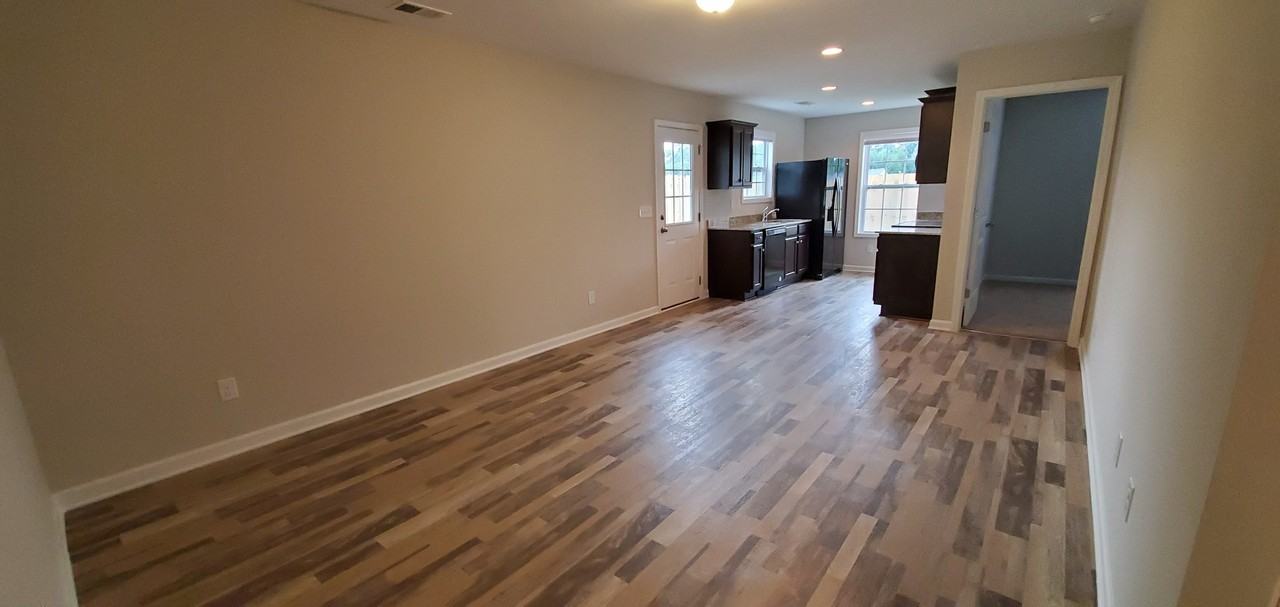 129 Nobility Dr - Photo 2 of 20