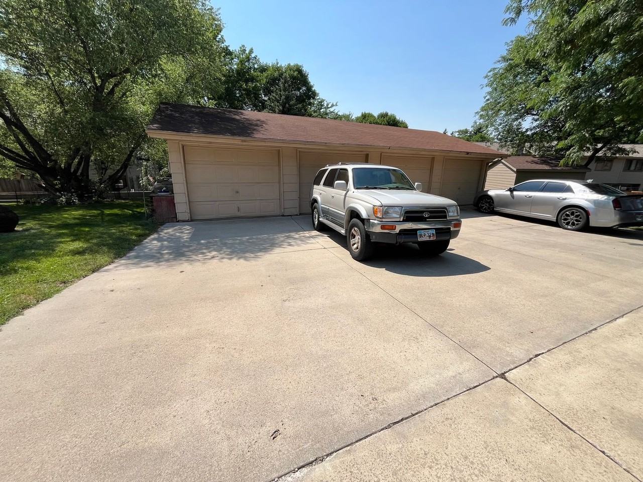 4307 S Locust Dr - Photo 3 of 24