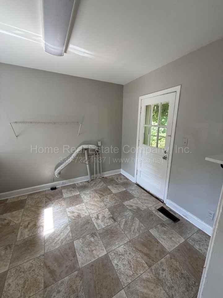 3137 Luther St - Photo 4 of 8