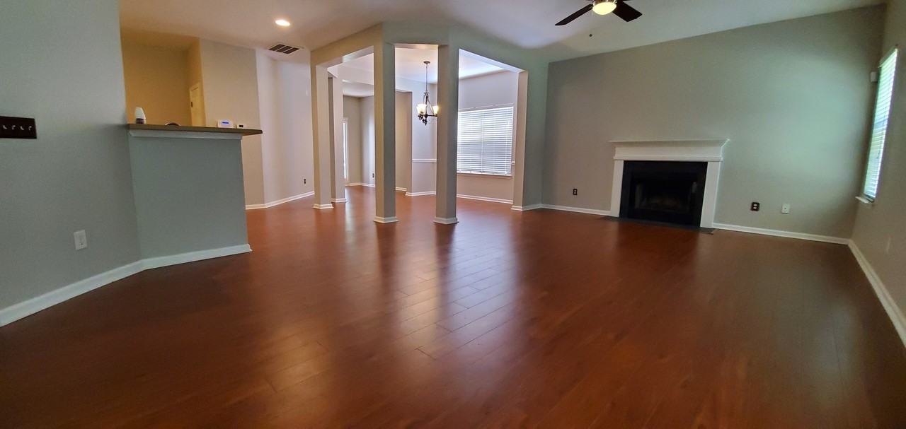 1619 Doverhill Pl - Photo 4 of 16