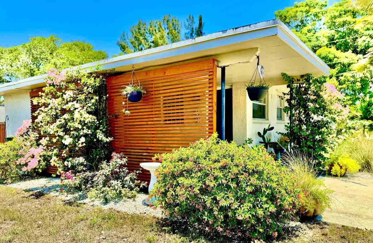 2401 Avenue Q - Photo 6 of 50