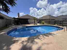 211 S 5th 1/2 St - Photo 1 of 1