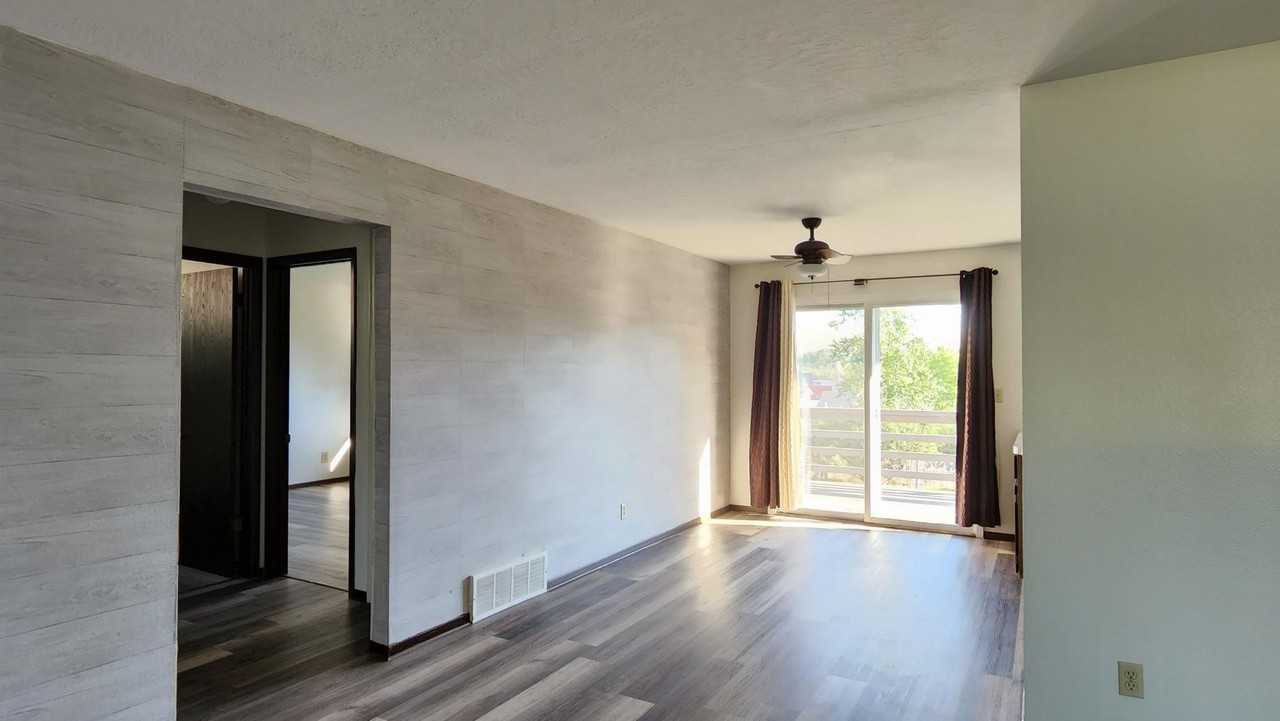 224 Glacier Dr - Photo 3 of 29