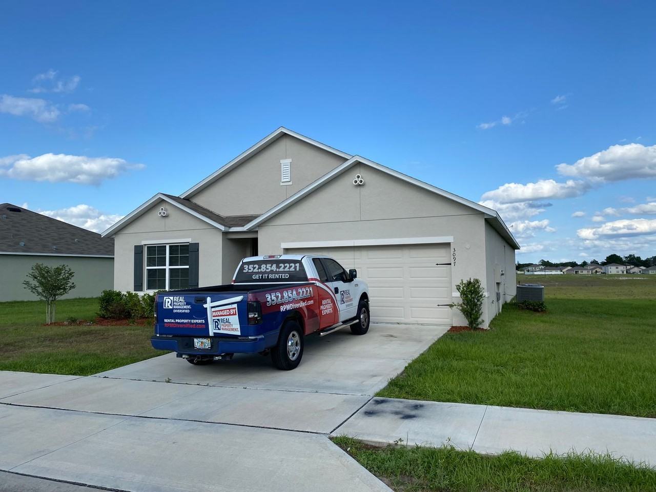 3097 Ne 43rd Rd - Photo 3 of 8