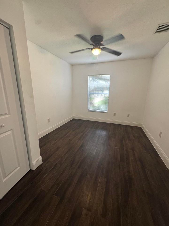 1733 Pointe West Way - Photo 6 of 26