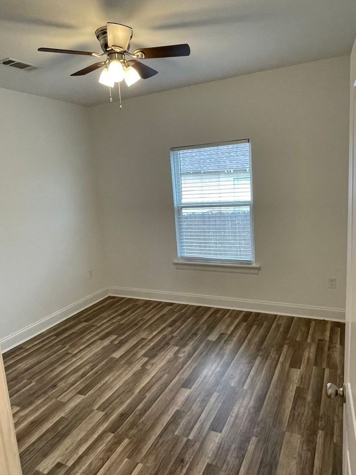 3912 3912  - 3914 Hamilton Street - 3914 #3914 - Photo 7 of 15