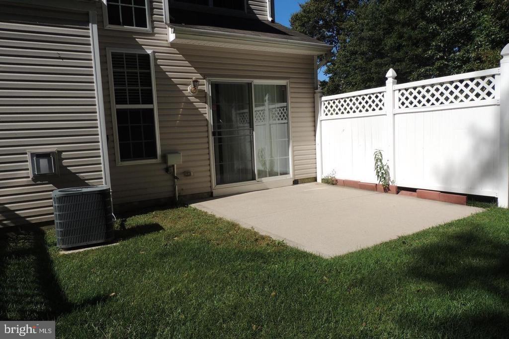121 Chancellor Dr - Photo 4 of 20