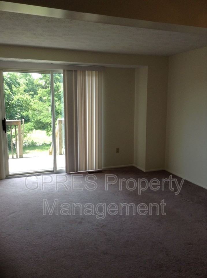 317 Garden Hill Dr - Photo 2 of 16