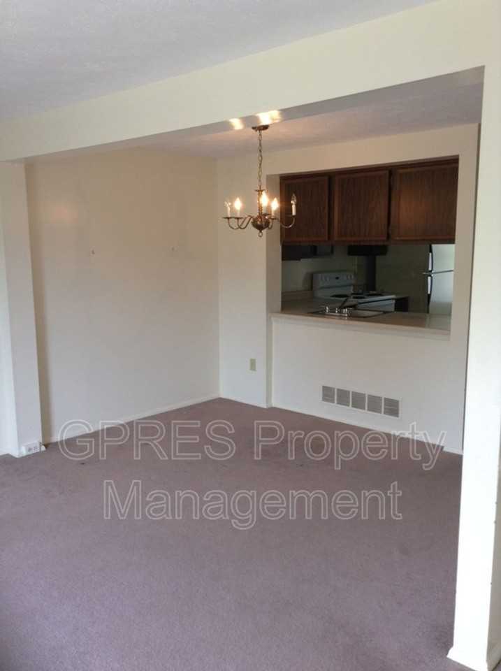 317 Garden Hill Dr - Photo 3 of 16