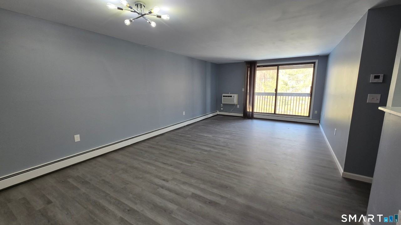 2211 Cromwell Hills Dr - Photo 4 of 16