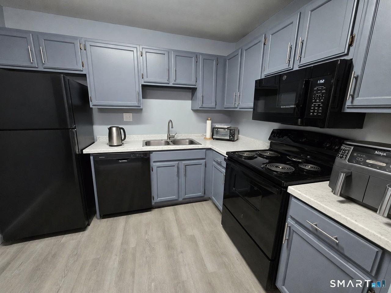 2211 Cromwell Hills Dr - Photo 5 of 16