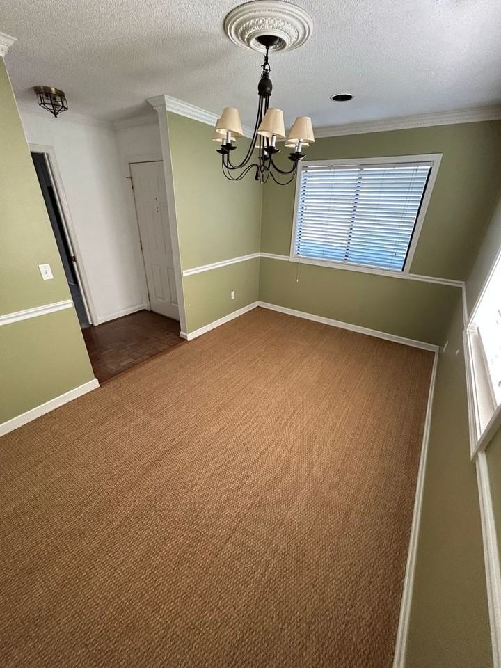 2158 Graystone Dr - Photo 3 of 10