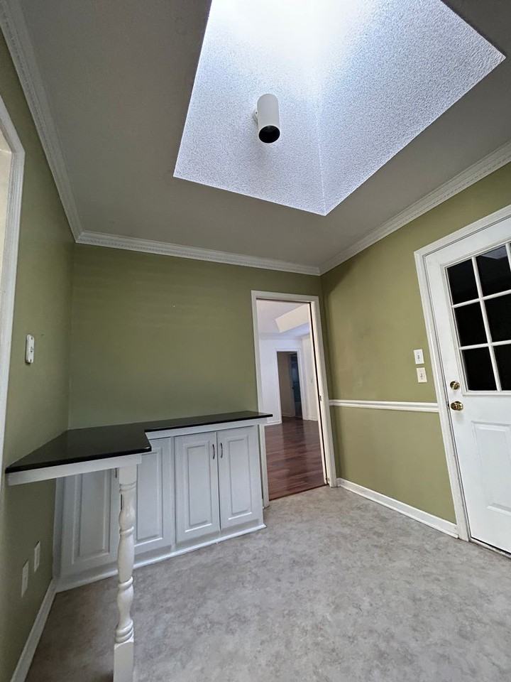 2158 Graystone Dr - Photo 5 of 10