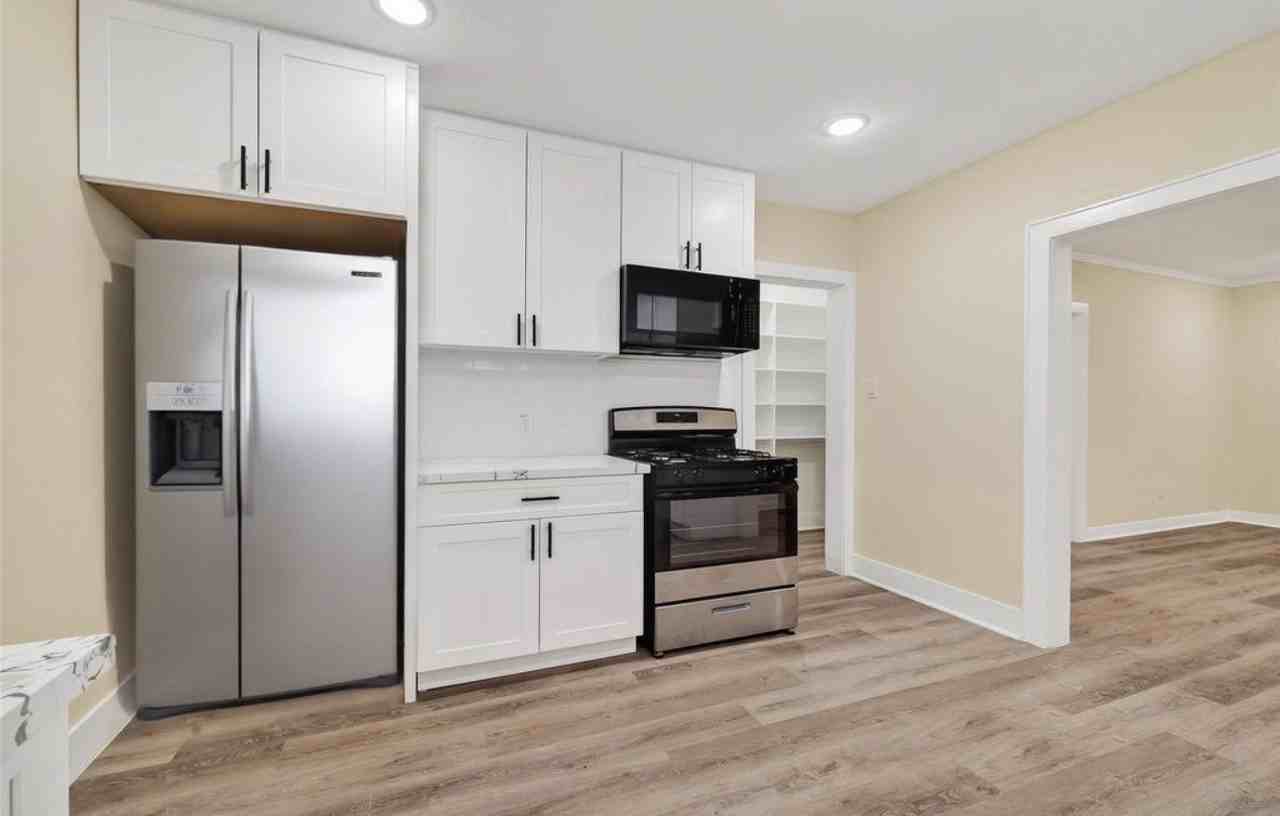 2725 Avenue F - Photo 7 of 16