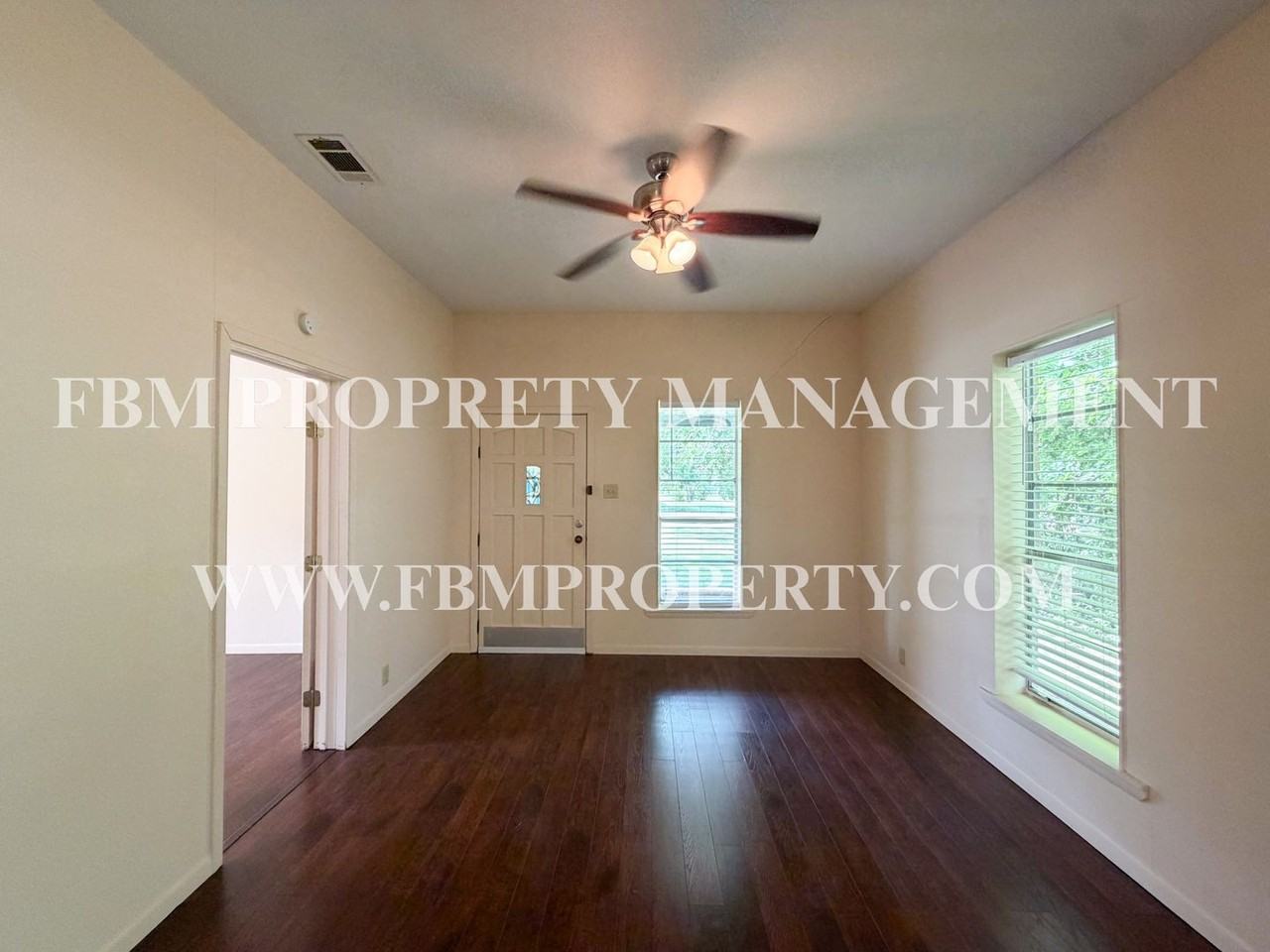 309 Se 2nd St - Photo 4 of 20