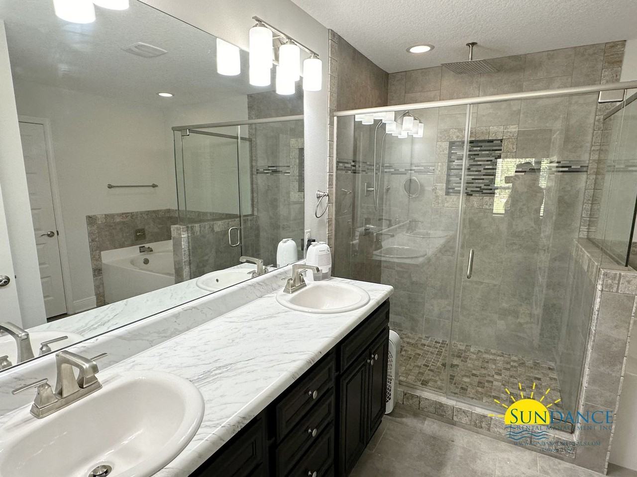 2337 Salamanca St - Photo 7 of 15
