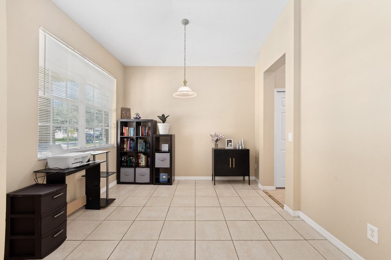 11328 Bridge Pine Dr - Photo 5 of 32