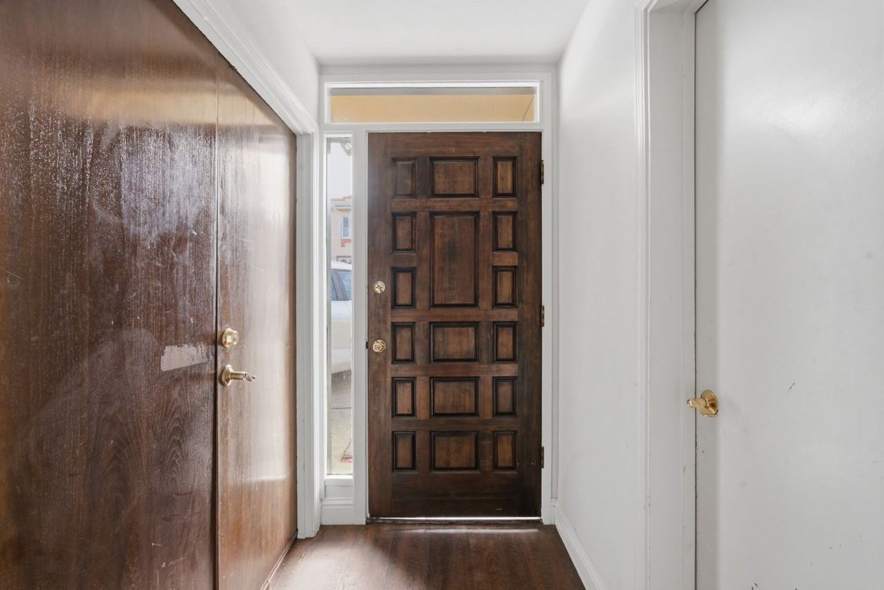 228 Abbot Ave - Photo 3 of 43