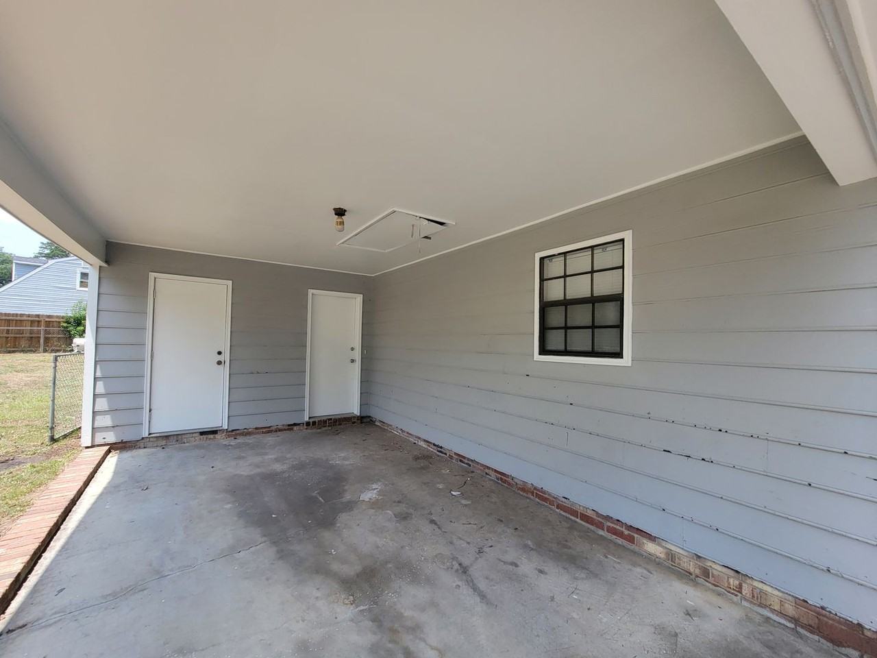 611 Langley Ct - Photo 2 of 20