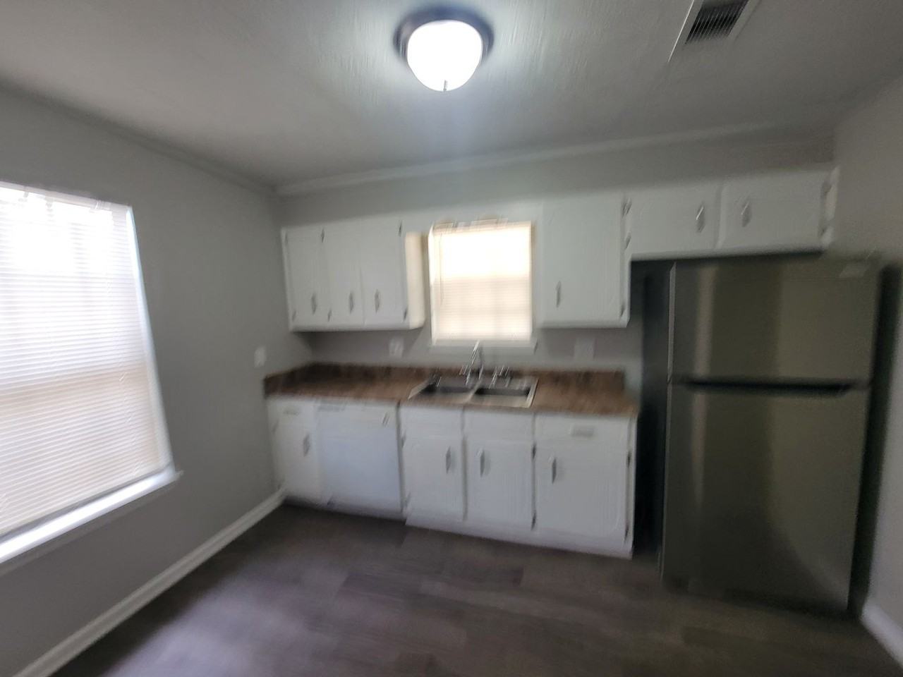 611 Langley Ct - Photo 5 of 20