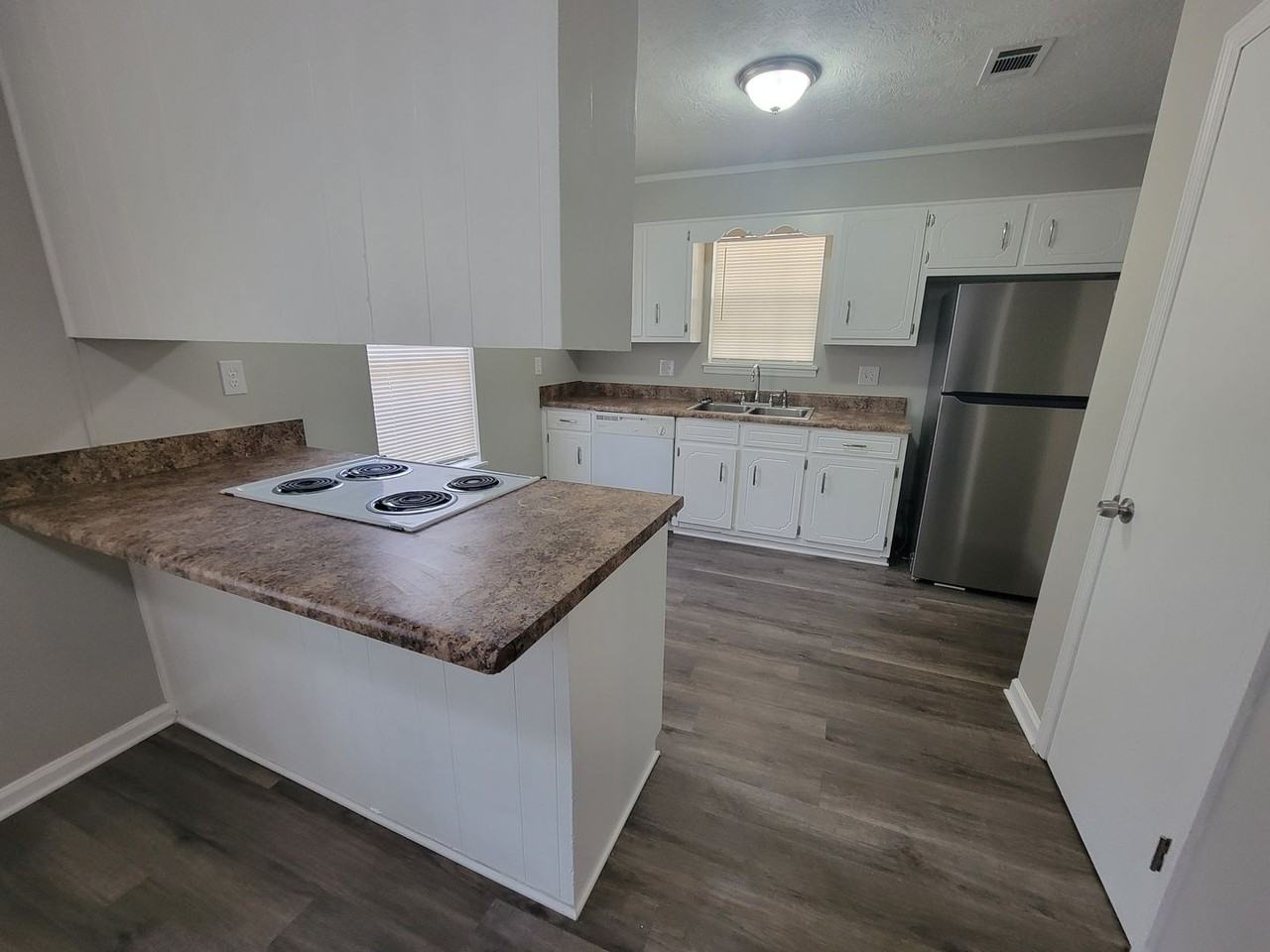 611 Langley Ct - Photo 6 of 20