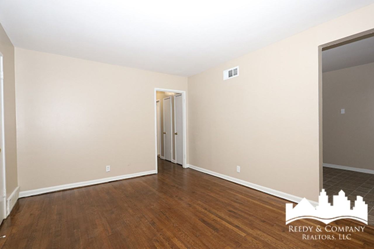 1380 Rolling Hills Dr - Photo 7 of 19