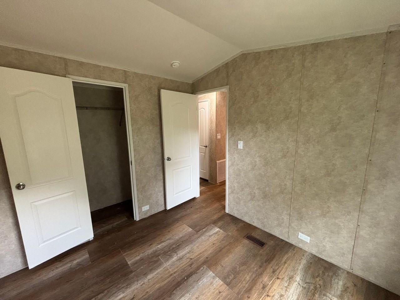 Riverview KS MHC LLC - Photo 7 of 9