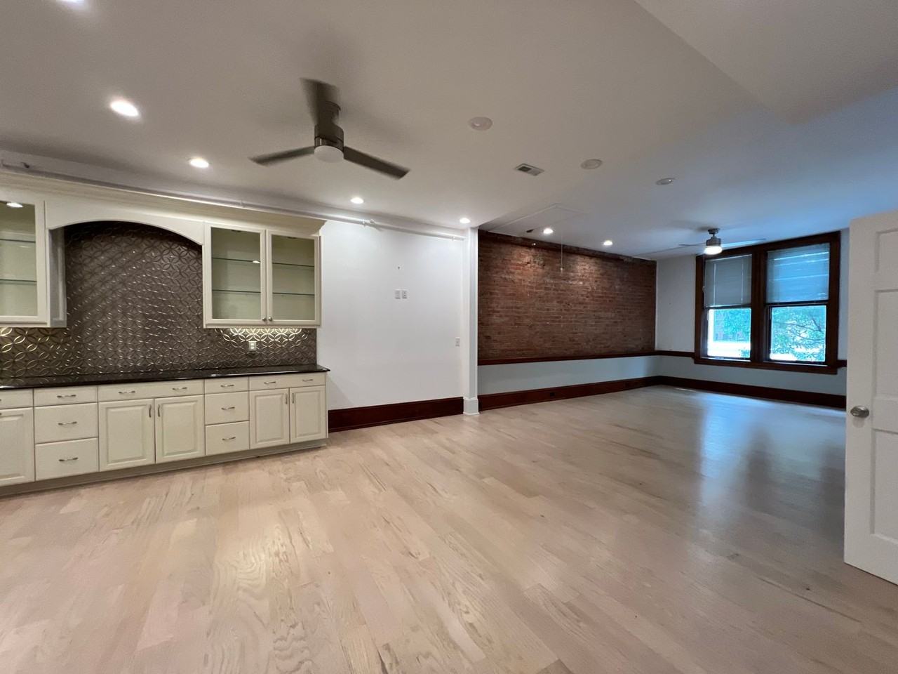 22 Campbell Ave Sw ##Se - Photo 3 of 43