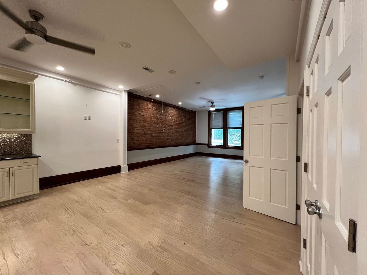 22 Campbell Ave Sw ##Se - Photo 4 of 43