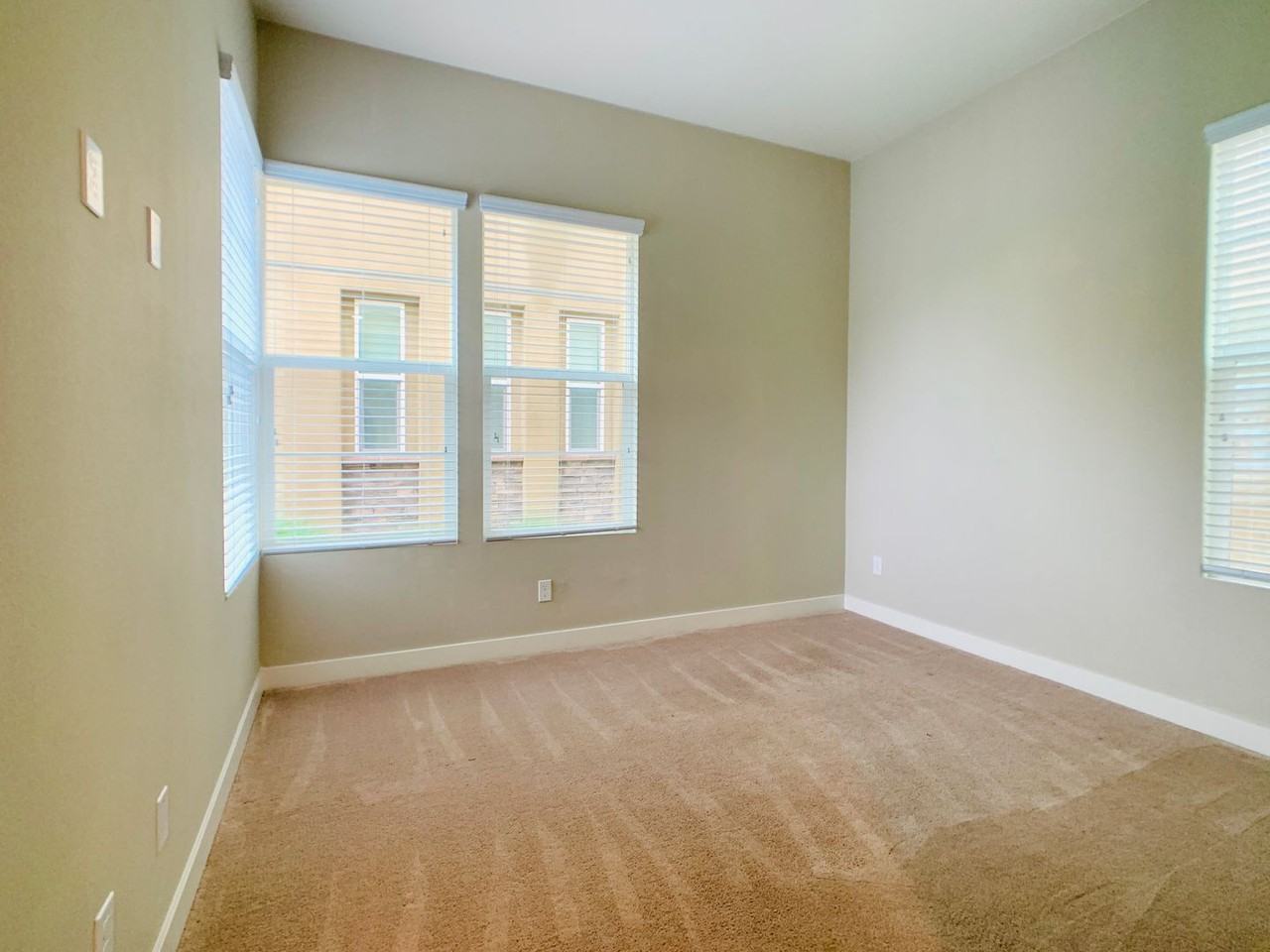 810 Beacon - Photo 3 of 22