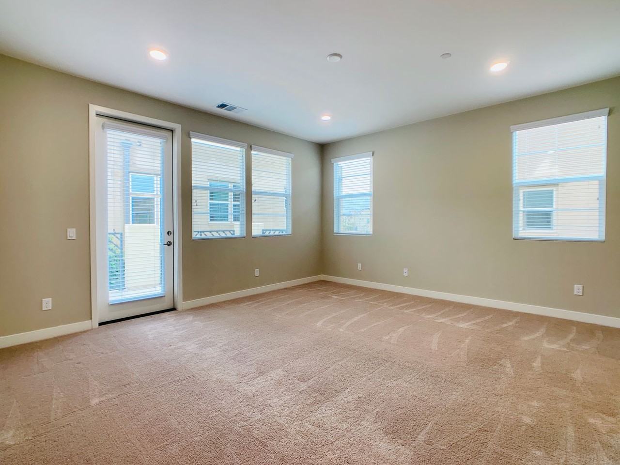 810 Beacon - Photo 5 of 22