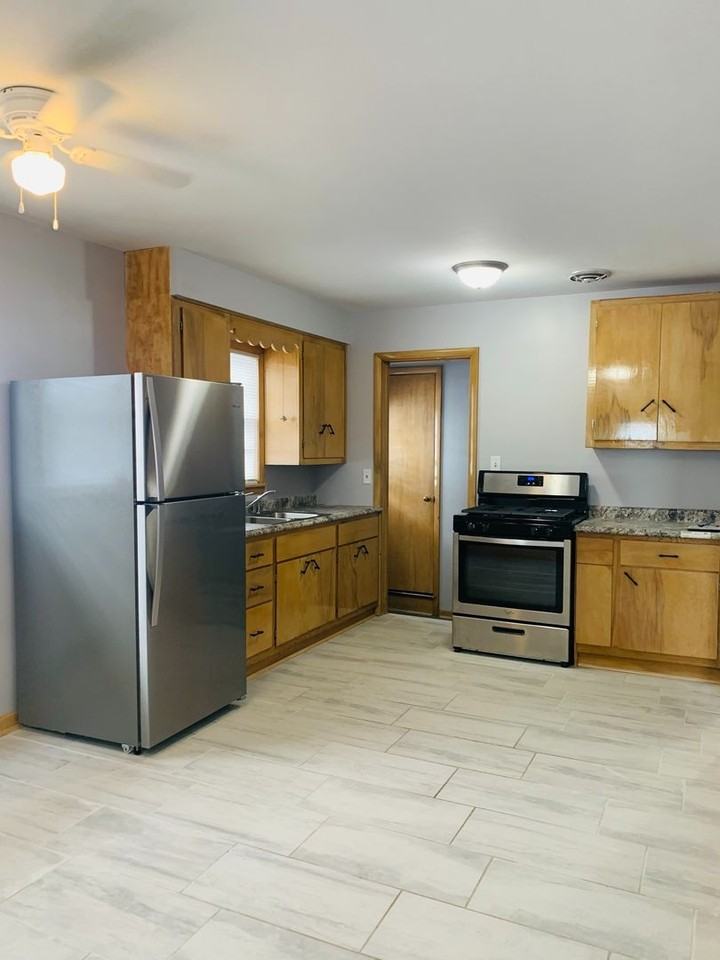 4824 33rd Ave - Photo 2 of 12