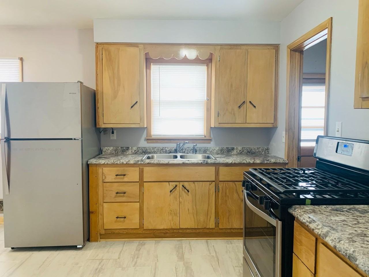 4824 33rd Ave - Photo 3 of 12