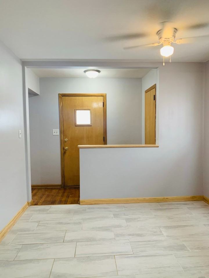 4824 33rd Ave - Photo 4 of 12