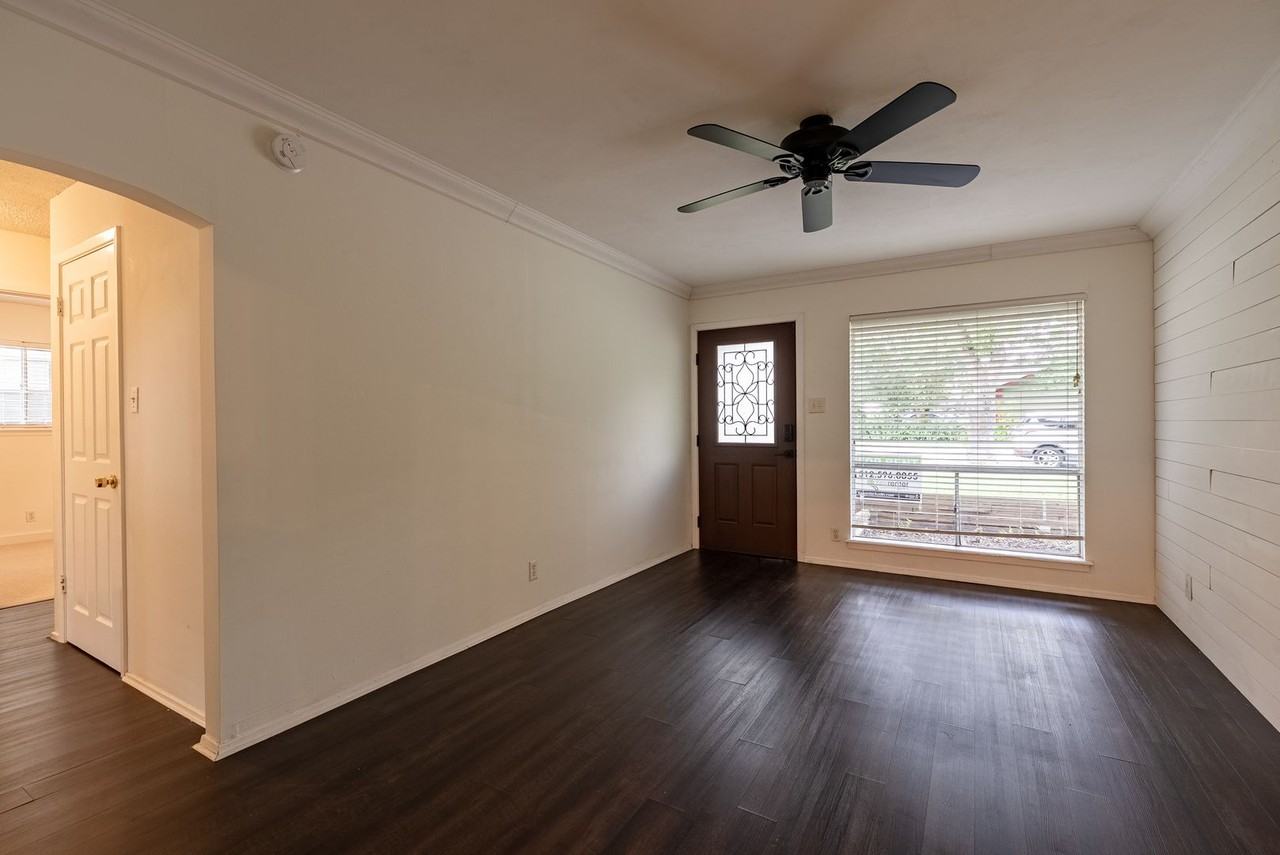 6505 Pevensey Dr - Photo 3 of 17