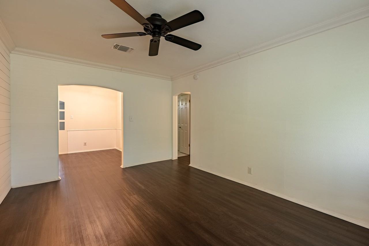 6505 Pevensey Dr - Photo 5 of 17