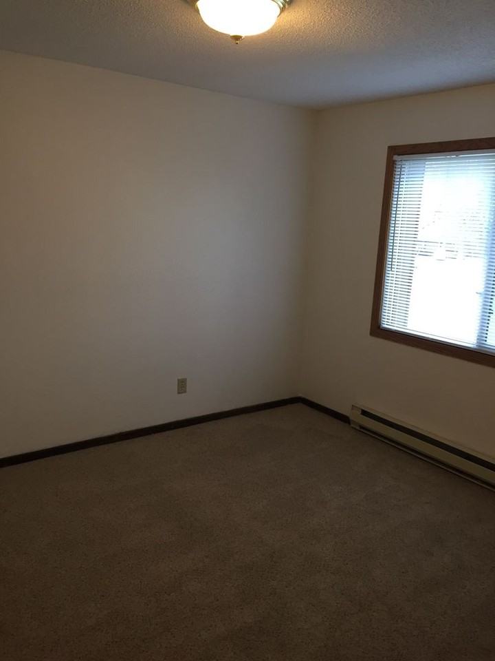 1212 2nd St Ne #1 - Photo 4 of 12