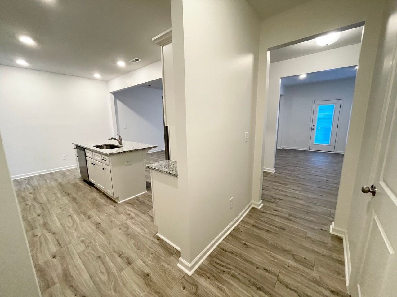 1406 Stork Dr - Photo 3 of 5