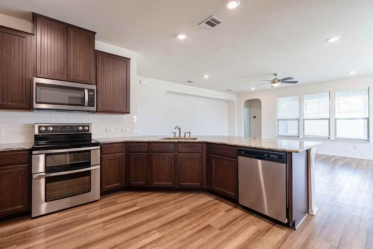 637 Landon Samuel Loop - Photo 5 of 19