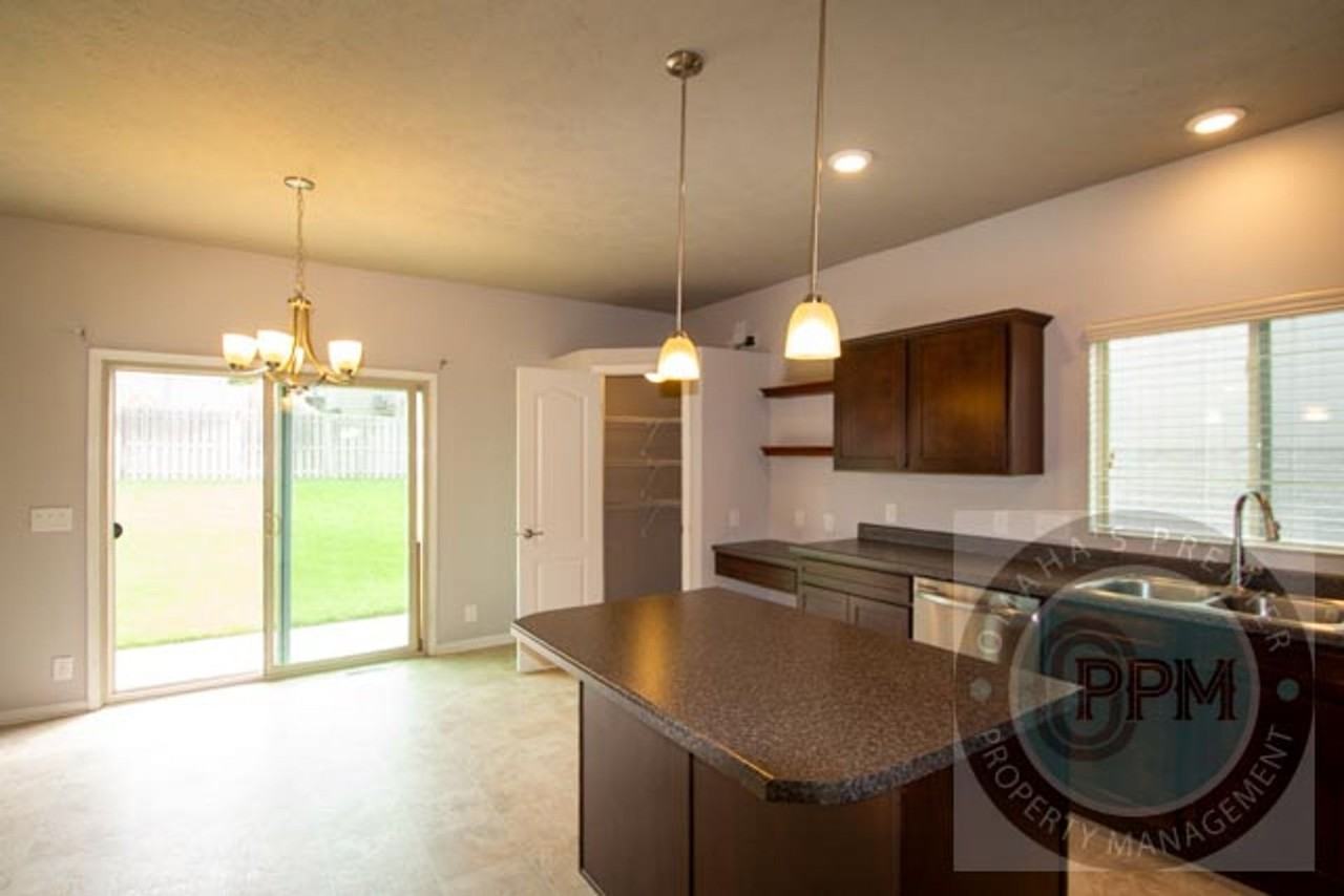 8825 N 161st Ave - Photo 5 of 29