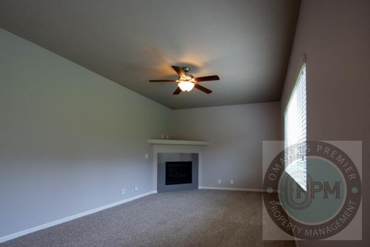 8825 N 161st Ave - Photo 7 of 29