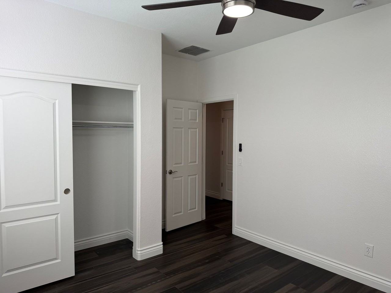 42582 W Monteverde Dr - Photo 3 of 35