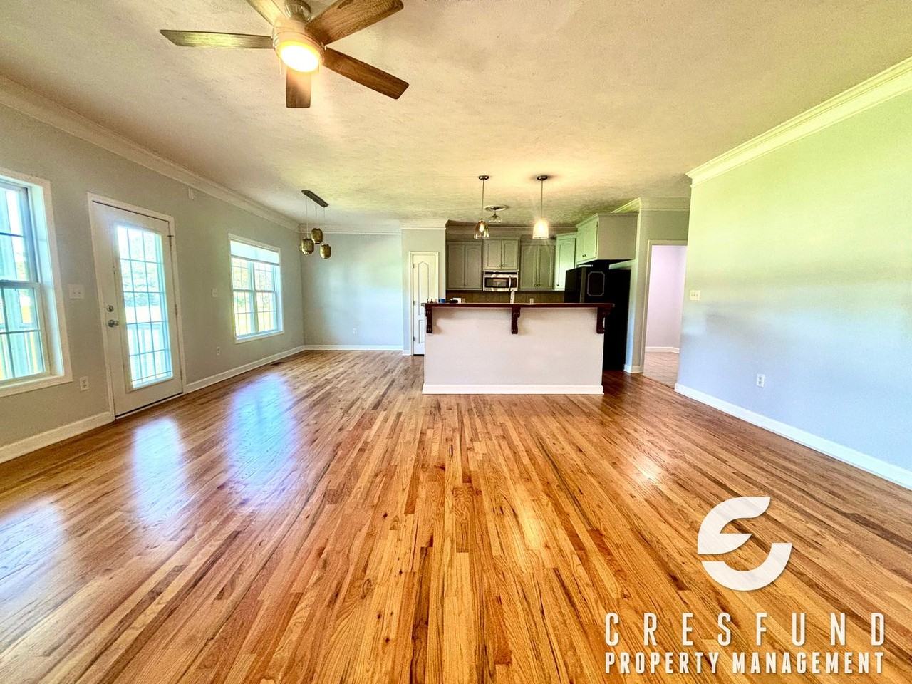 1933 Teesdale Dr - Photo 4 of 37